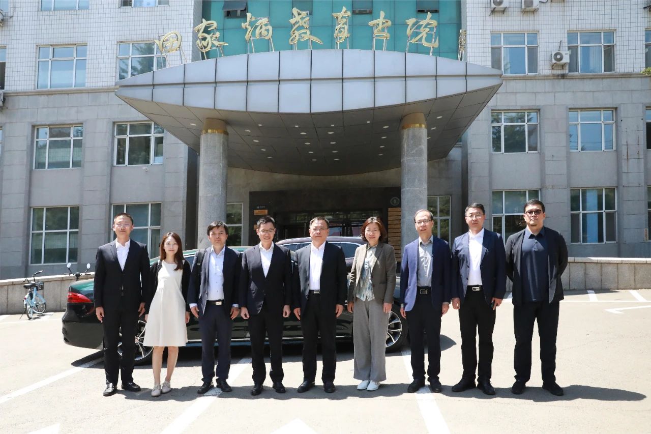 邬志辉分别会见了田立仁一行